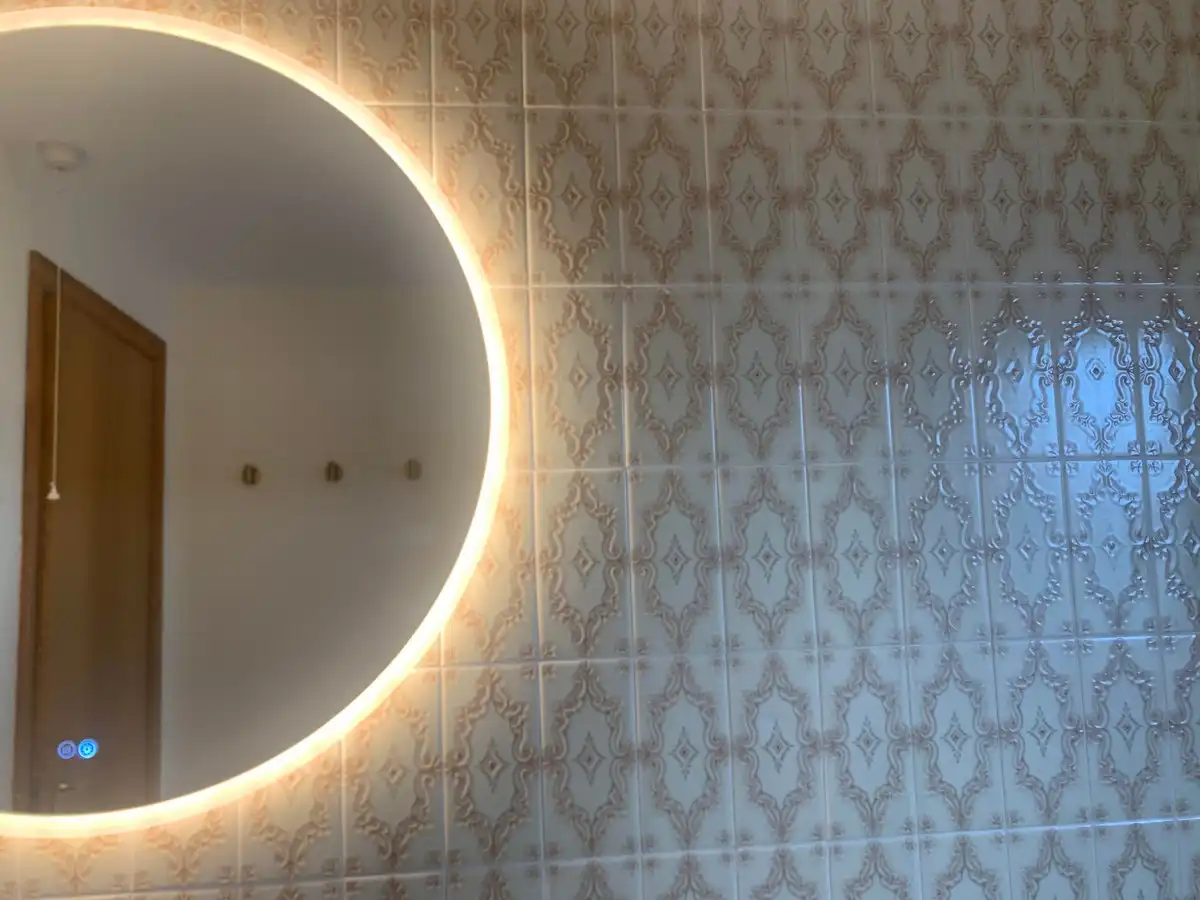 Choosing the right LED bathroom mirror light