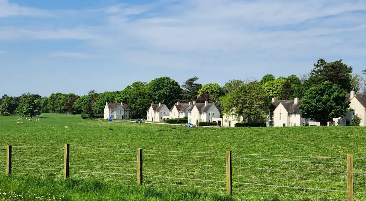 Craigiehall Meadows homes field