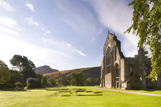 Holyroodhouse Gardens and Abbey